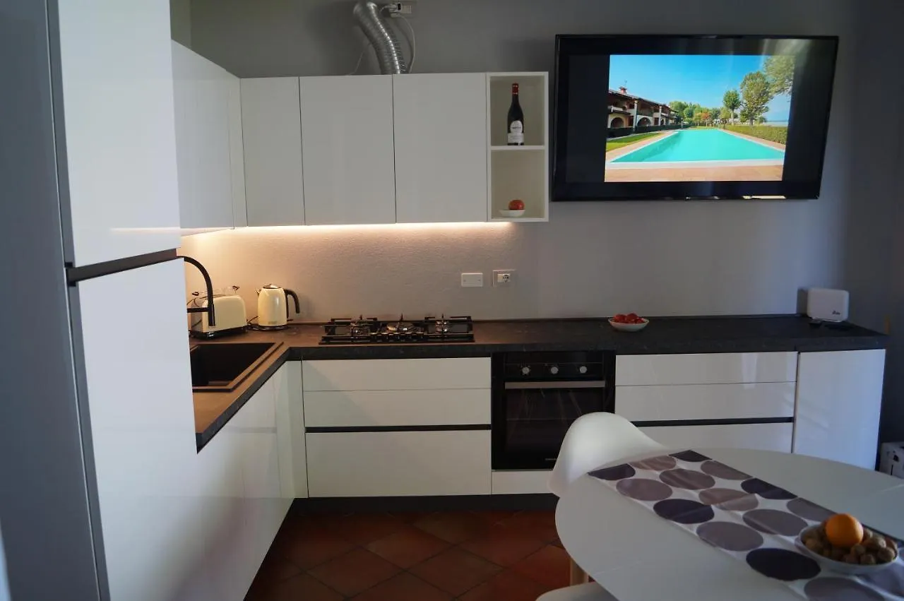 My Sirmione Beach Apartment Superior 0*,  イタリア