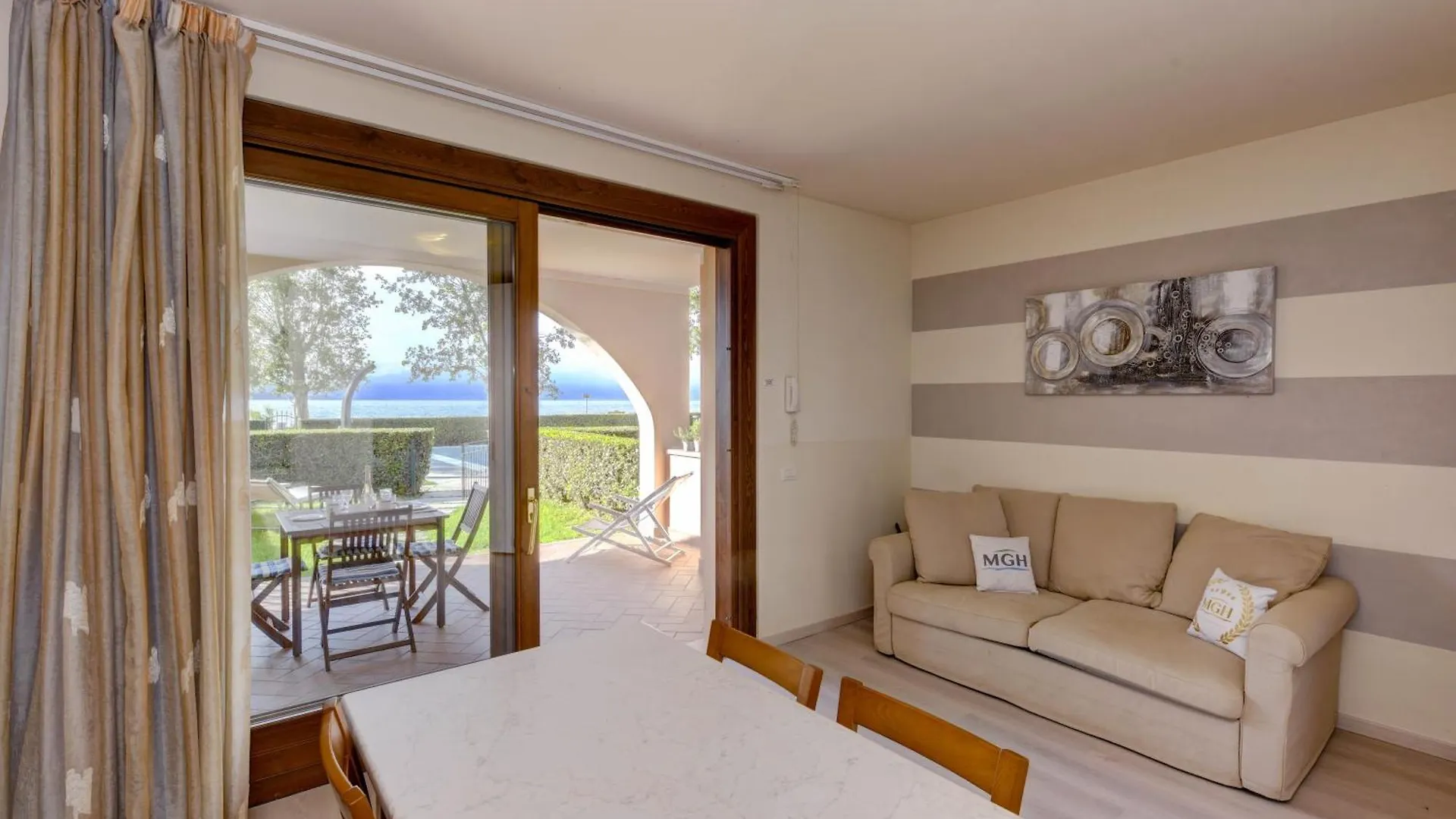My Sirmione Beach Apartment Superior 0*,
